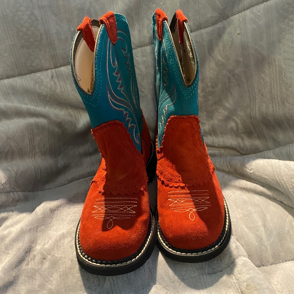 Ariat